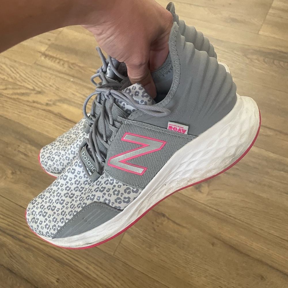 New Balance leopard print sneakers size M 6.5